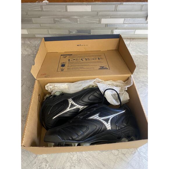 New in Box Mizuno Women's Softball/Baseball Cleats Size 9 - Picture 1 of 9